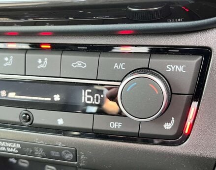 SEAT Arona 1.0 Arona Xperience Luxury EcoTSI Semi-Auto 5dr 52