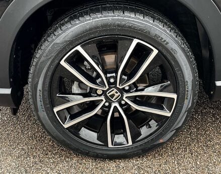 Honda HR-V 1.5 HR-V Elegance i-MMD CVT 5dr 16