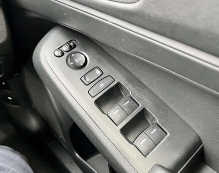 Honda HR-V 1.5 HR-V Elegance i-MMD CVT 5dr 60