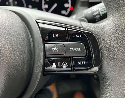 Honda HR-V 1.5 HR-V Elegance i-MMD CVT 5dr 53