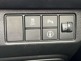 Honda HR-V 1.5 HR-V Elegance i-MMD CVT 5dr 59