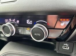 Honda HR-V 1.5 HR-V Elegance i-MMD CVT 5dr 51