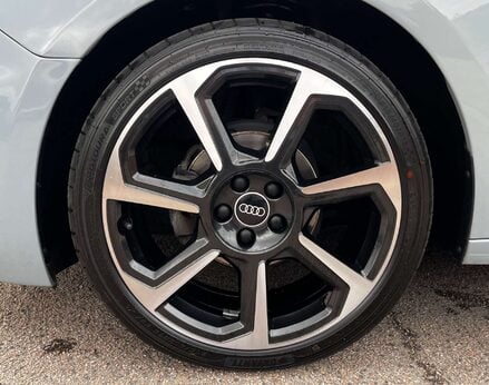 Audi A1 1.0 A1 Sportback 25 TFSI Black Edition Semi-Auto 5dr 13