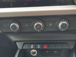 Audi A1 1.0 A1 Sportback 25 TFSI Black Edition Semi-Auto 5dr 45