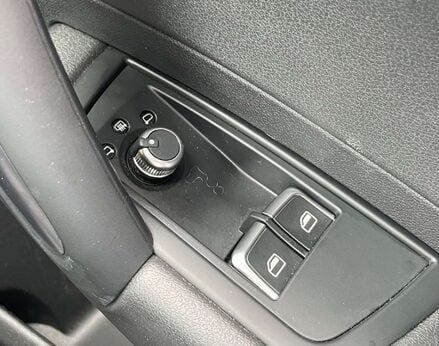 Audi A1 1.0 A1 Sport TFSI Semi-Auto 3dr 51