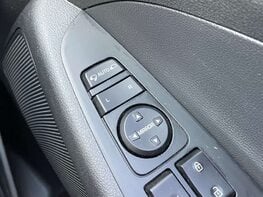 Hyundai TUCSON 1.6 Tucson SE Nav GDi 2WD 5dr 56