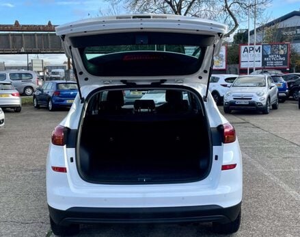 Hyundai TUCSON 1.6 Tucson SE Nav GDi 2WD 5dr 64