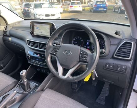 Hyundai TUCSON 1.6 Tucson SE Nav GDi 2WD 5dr 17