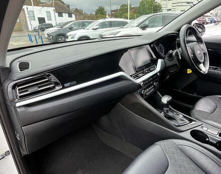 Kia Niro 1.6 Niro 2 HEV Semi-Auto 5dr 17
