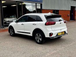 Kia Niro 1.6 Niro 2 HEV Semi-Auto 5dr 9