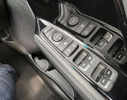 Kia Niro 1.6 Niro 2 Semi-Auto 5dr 68