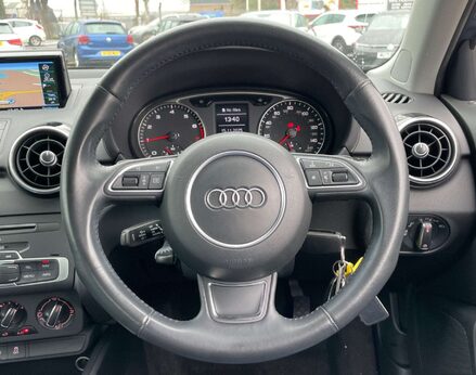 Audi A1 1.0 A1 Sport Nav TFSI Semi-Auto 3dr 19
