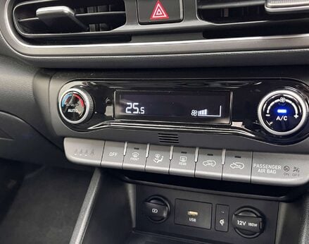 Hyundai KONA 1.0 Kona Premium TGDi MHEV 5dr 46