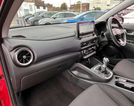 Hyundai KONA 1.0 Kona Premium TGDi MHEV 5dr 17
