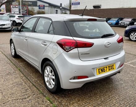 Hyundai i20 1.4 I20 SE MPI Auto 5dr 8