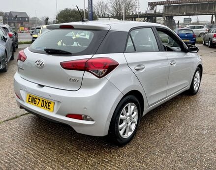 Hyundai i20 1.4 I20 SE MPI Auto 5dr 9