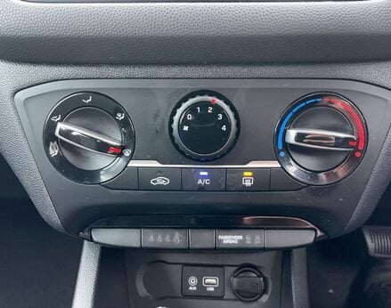 Hyundai i20 1.4 I20 SE MPI Auto 5dr 32