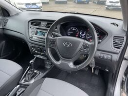 Hyundai i20 1.4 I20 SE MPI Auto 5dr 17