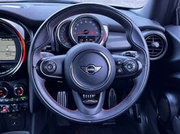 Mini Hatch 1.5 Cooper Sport Auto 3dr 20