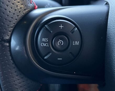 Mini Hatch 1.5 Cooper Sport Auto 3dr 59