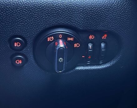 Mini Hatch 1.5 Cooper Sport Auto 3dr 63