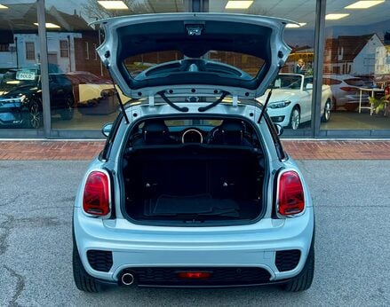 Mini Hatch 1.5 Cooper Sport Auto 3dr 68