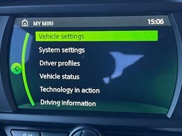 Mini Hatch 1.5 Cooper Sport Auto 3dr 38