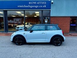 Mini Hatch 1.5 Cooper Sport Auto 3dr 11