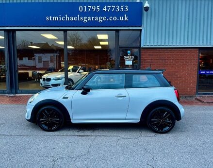 Mini Hatch 1.5 Cooper Sport Auto 3dr 11