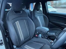 Mini Hatch 1.5 Cooper Sport Auto 3dr 65