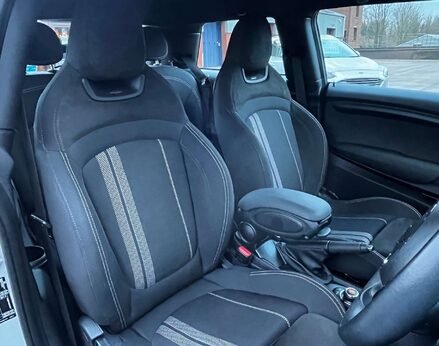 Mini Hatch 1.5 Cooper Sport Auto 3dr 65