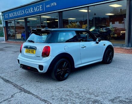 Mini Hatch 1.5 Cooper Sport Auto 3dr 8