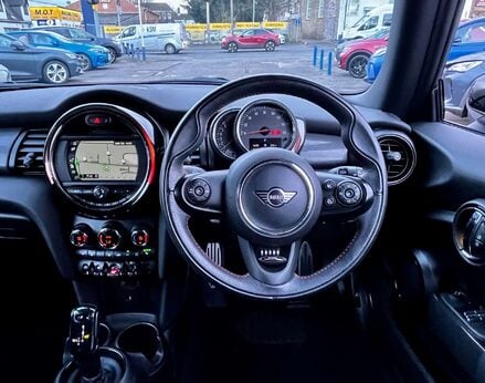 Mini Hatch 1.5 Cooper Sport Auto 3dr 19