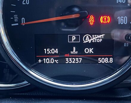 Mini Hatch 1.5 Cooper Sport Auto 3dr 26