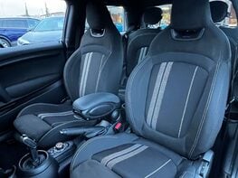 Mini Hatch 1.5 Cooper Sport Auto 3dr 66