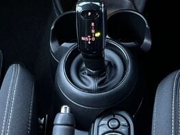 Mini Hatch 1.5 Cooper Sport Auto 3dr 58