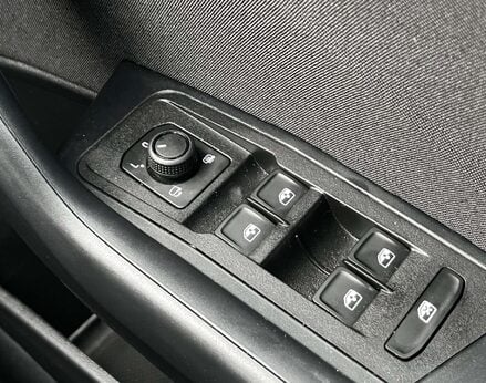 Volkswagen T-Roc 1.5 T-Roc Match TSI S-A 5dr 69