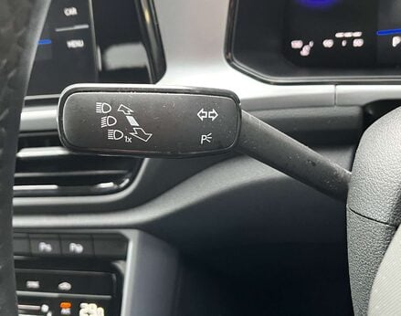 Volkswagen T-Roc 1.5 T-Roc Match TSI S-A 5dr 65