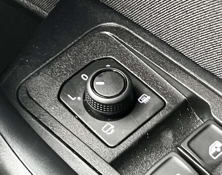 Volkswagen T-Roc 1.5 T-Roc Match TSI S-A 5dr 68