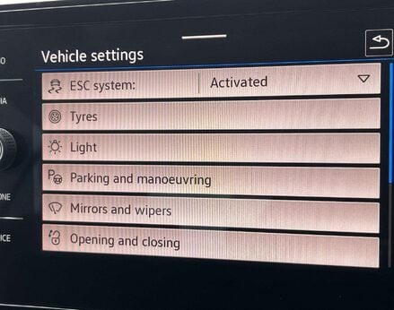 Volkswagen T-Roc 1.5 T-Roc Match TSI S-A 5dr 46