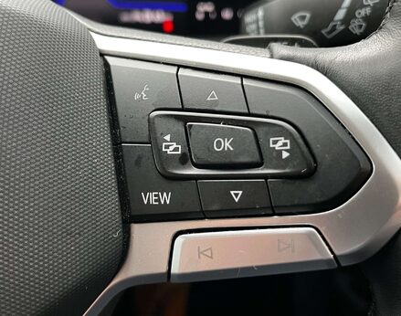 Volkswagen T-Roc 1.5 T-Roc Match TSI S-A 5dr 62