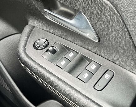 Vauxhall Mokka 1.2 Mokka SRi Nav Premium T 5dr 53