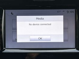 Renault Clio 0.9 Clio Iconic TCe 5dr 36