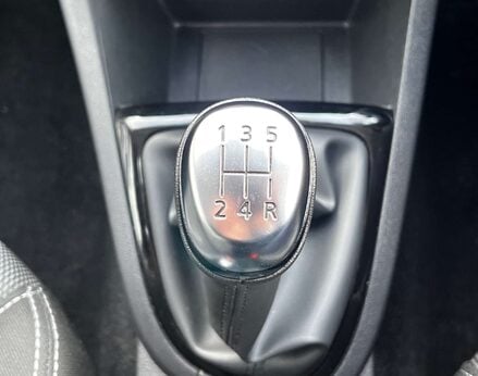 Renault Clio 0.9 Clio Iconic TCe 5dr 43