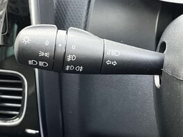 Renault Clio 0.9 Clio Iconic TCe 5dr 47