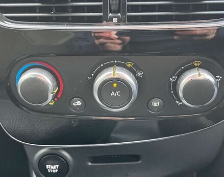 Renault Clio 0.9 Clio Iconic TCe 5dr 41