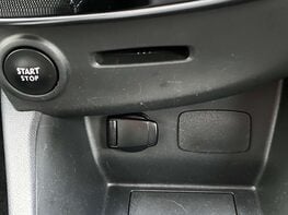 Renault Clio 0.9 Clio Iconic TCe 5dr 42