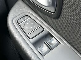 Renault Clio 0.9 Clio Iconic TCe 5dr 51