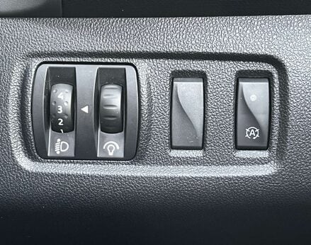 Renault Clio 0.9 Clio Iconic TCe 5dr 50