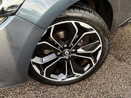 Renault Clio 0.9 Clio Iconic TCe 5dr 3